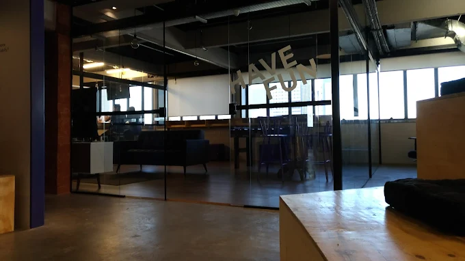 As Gigantes da Criatividade: Quem Manda nas Maiores Agências de Publicidade do Brasil? 10 LewLaraTBWA